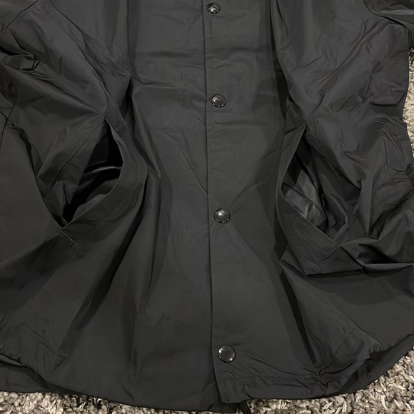 New NIKE Sportswear Authentics Mens Coaches Jacket in Black - Picture 10 of 14